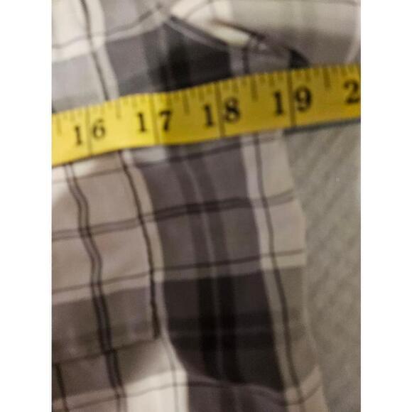The North Face Gray Plaid Short Sleeve Button Up Shirt Men's Small Preppy - Picture 12 of 12